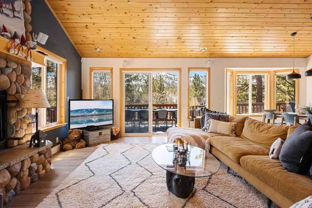 Koselig Cabin W Hot Tub, Fireplace & Central Ac Big Bear Lake Bagian luar foto