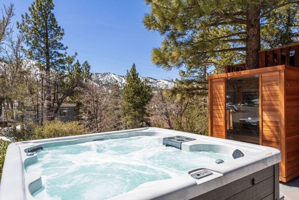 Koselig Cabin W Hot Tub, Fireplace & Central Ac Big Bear Lake Bagian luar foto